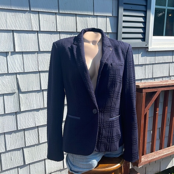 Tommy Hilfiger Navy Blazer/ Jacket Size 8 - Lined-Shoulder Pads - Subtle Pattern - Picture 1 of 12